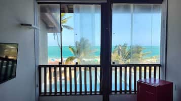Deluxe Room, Sea View | Bar mini, peti besi dalam bilik, Wi-fi percuma, cadar katil