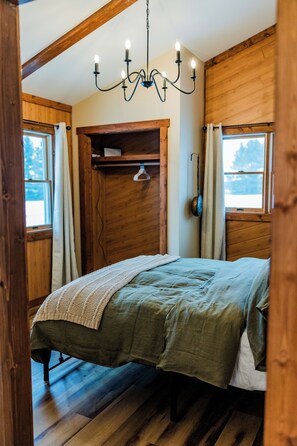 2 Schlafzimmer, Zimmersafe, Bügeleisen/Bügelbrett, Reisekinderbett