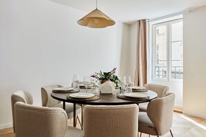 Apartment | Dining