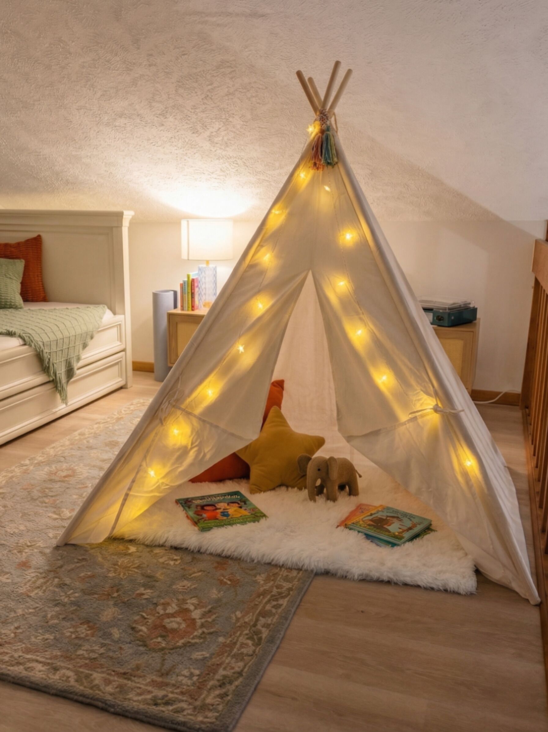 3 bedrooms, desk, iron/ironing board, travel cot