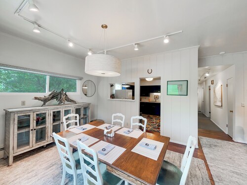 Apt Getaway In Downtown Bozeman!