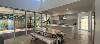 6 Yeri Drive - Rainbow Shores. Ducted Aircon. Pets welcome. Fenced yard
