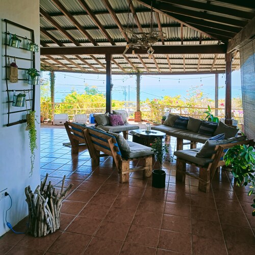 Ocean View Villa with spacious Master Suite, perfect for families and friends