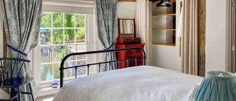 1 dormitori, wifi gratuïta i roba de llit