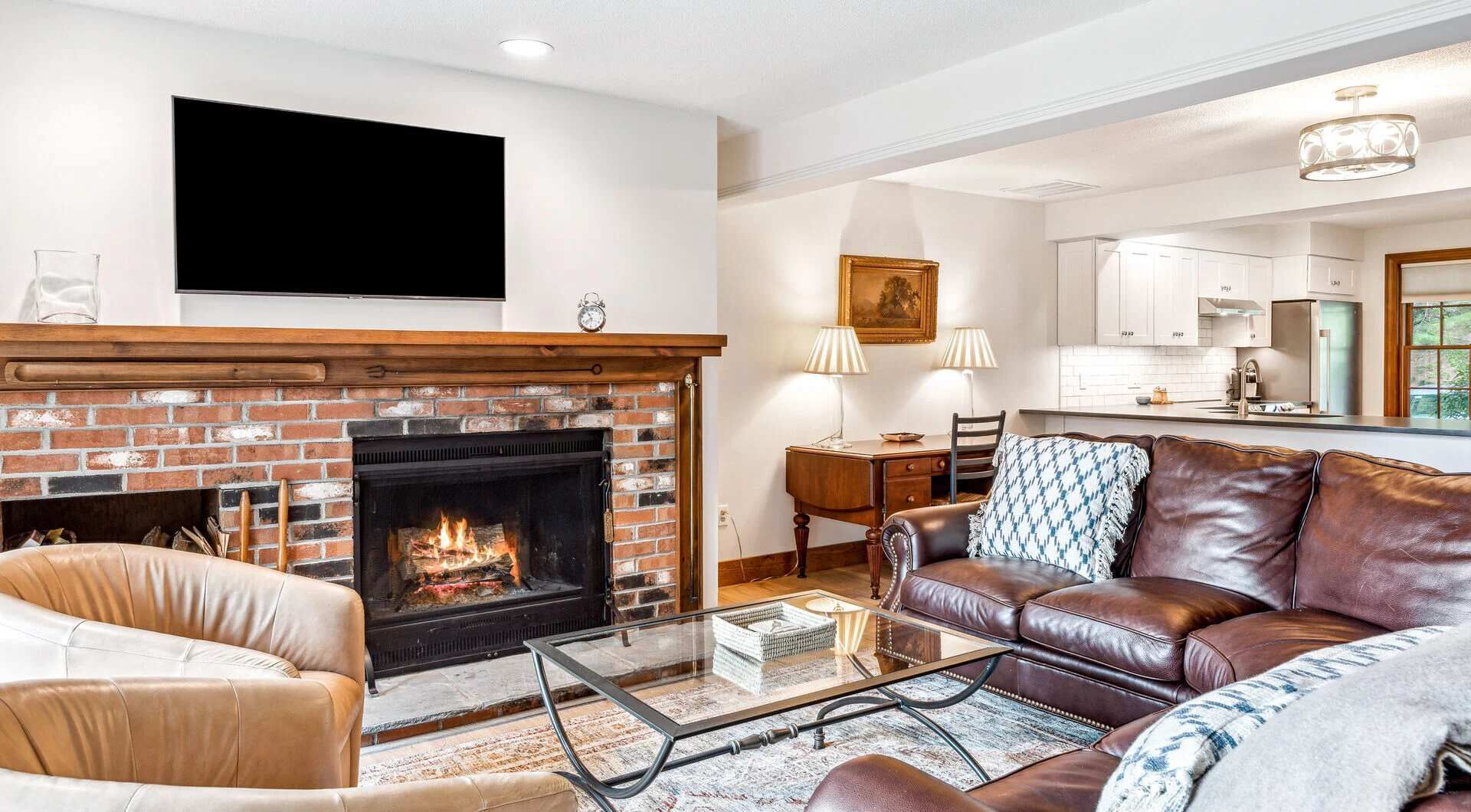 TV, fireplace, offices