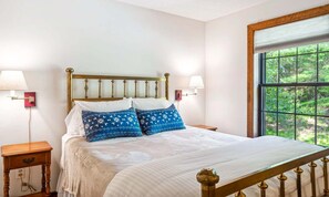 3 bedrooms, iron/ironing board, WiFi, bed sheets - Cozy Retreat in Quechee Woods - Sugar Hill 2D (Hartford)