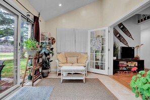 TV, fireplace, offices