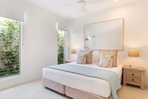 4 bedrooms, iron/ironing board, WiFi, bed sheets
