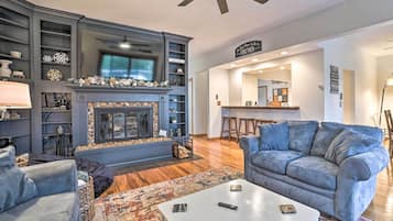 TV connectée, cheminée, jeux vidéo, baby-foot