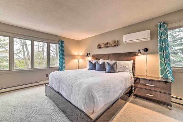 5 bedrooms, desk, free WiFi, bed sheets