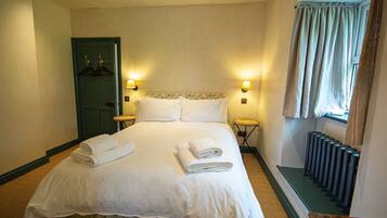 4 habitaciones, escritorio, wifi y ropa de cama