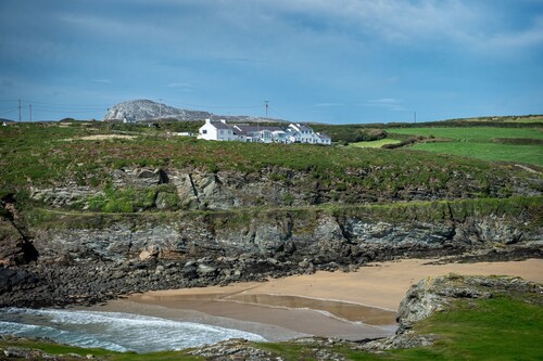 Y Lleiaf - sleeps 5 guests  in 2 bedrooms