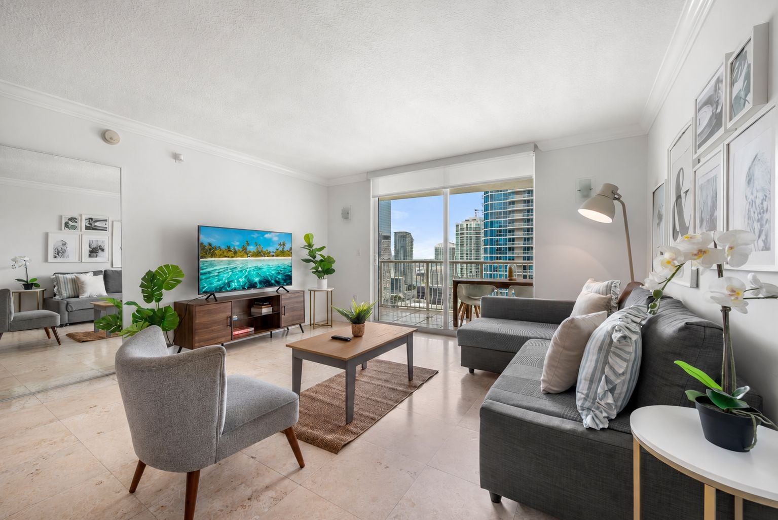 Apartamento de lujo, balcón, vistas a la ciudad