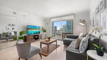 Luxury Apartment, Balcony, City View | 1 bedroom, iron/ironing board, WiFi (free)