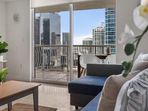  Centric 40thFloor Brickell Condo FREE parking by Palermo Home Miami