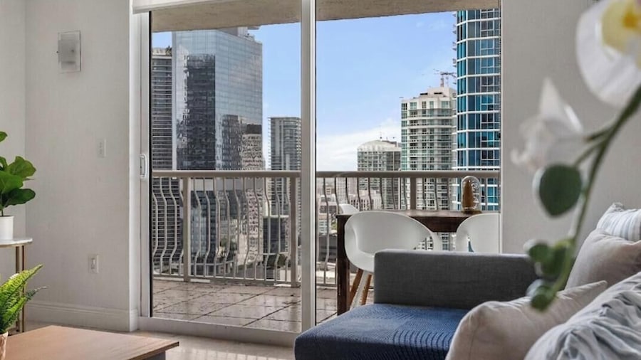 Centric 40thFloor Brickell Condo FREE parking by Palermo Home Miami