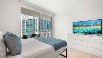 Luxury Apartment, Balcony, City View