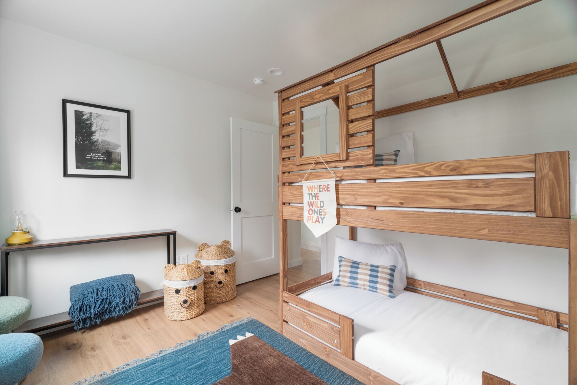 4 Schlafzimmer, Schreibtisch, Bügeleisen/Bügelbrett, Reisekinderbett