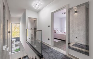 4 chambres, lit parapluie, Wi-Fi gratuit, draps fournis