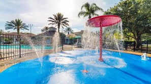 Outdoor pool - 10 Minutes from Disney World! Community Pool! Clubhouse, Arcade, Movie Theater!! (Kissimmee)