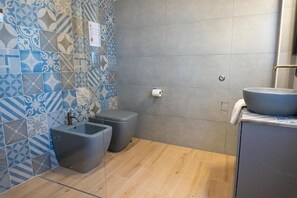 Douche, bidet