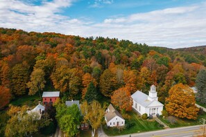 Exterior - Historic, Walk to Town - South Woodstock Cottage (South Woodstock)