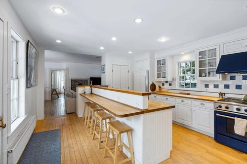 Fireplace, Library - 21 Mountain Ave, Woodstock*