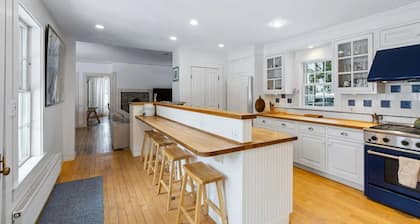 Fireplace, Library - 21 Mountain Ave, Woodstock*