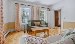 TV, lareira, escritórios