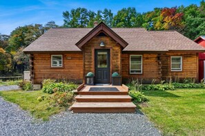 Exterior detail - 200ac, Views! 10min to Town - Scenic Ridge Retreat (Woodstock)