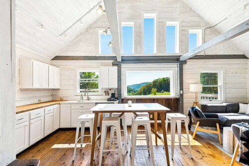 Scenic Ridge Cabin with Sweeping Vermont Views