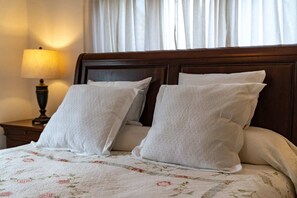 4 Schlafzimmer, Schreibtisch, Bügeleisen/Bügelbrett, WLAN