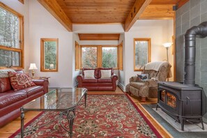 Téléviseur, foyer, bureau