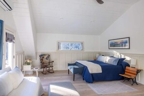 1 bedroom, iron/ironing board, WiFi, bed sheets - Luxury Home, Dog Suite - Rock Haven Carriage House (Reading)