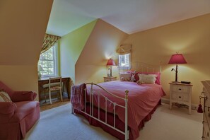 108 habitaciones, tabla de planchar con plancha, wifi y ropa de cama 