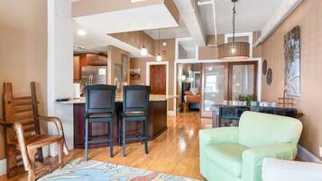 TV connectée, livres, chaßne hi-fi