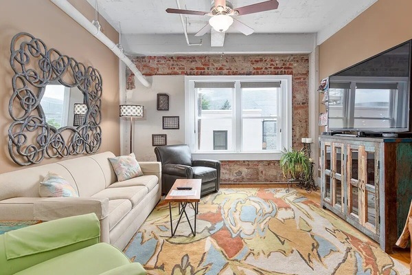 TV connectée, livres, chaßne hi-fi