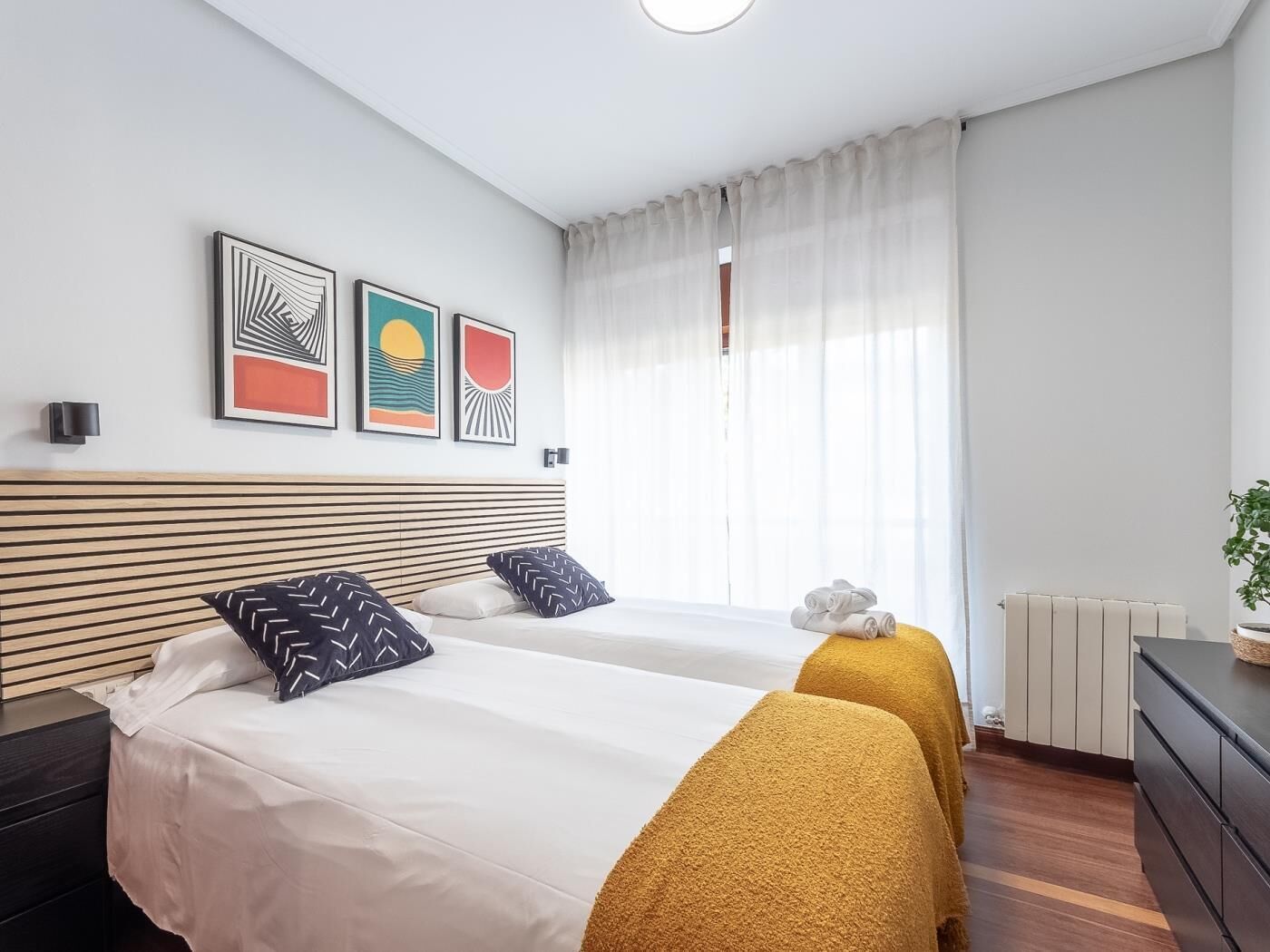 2 bedrooms, iron/ironing board, free WiFi, bed sheets