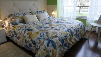 2 chambres, fer et planche Ă repasser, Wi-Fi gratuit, draps fournis