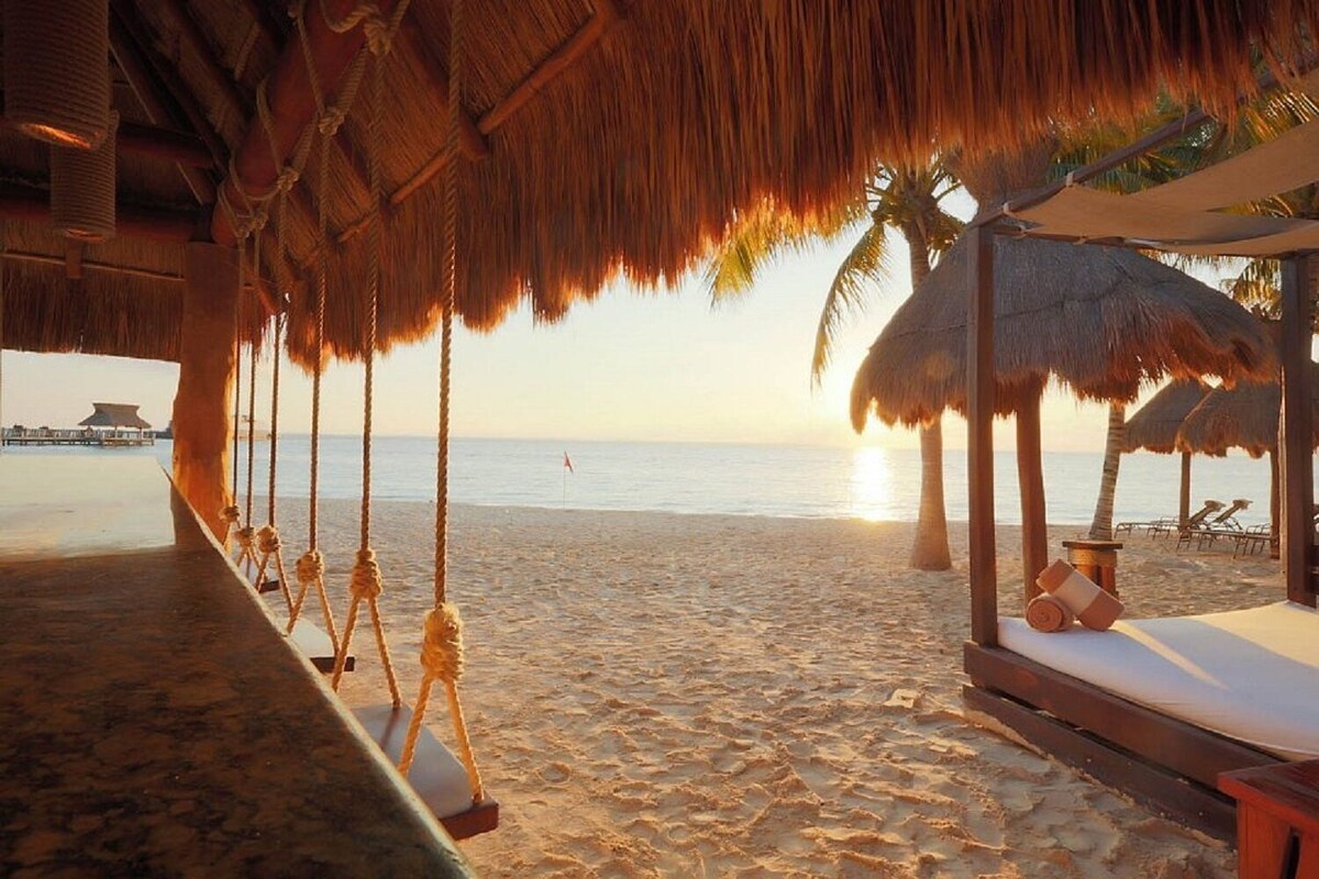 3-bedroom loft, On the beach, sun loungers, beach towels
