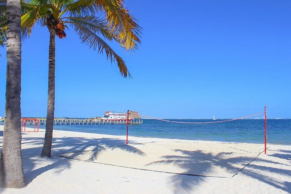 3-bedroom loft, On the beach, sun loungers, beach towels