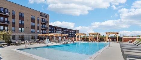 Alberca al aire libre por temporada