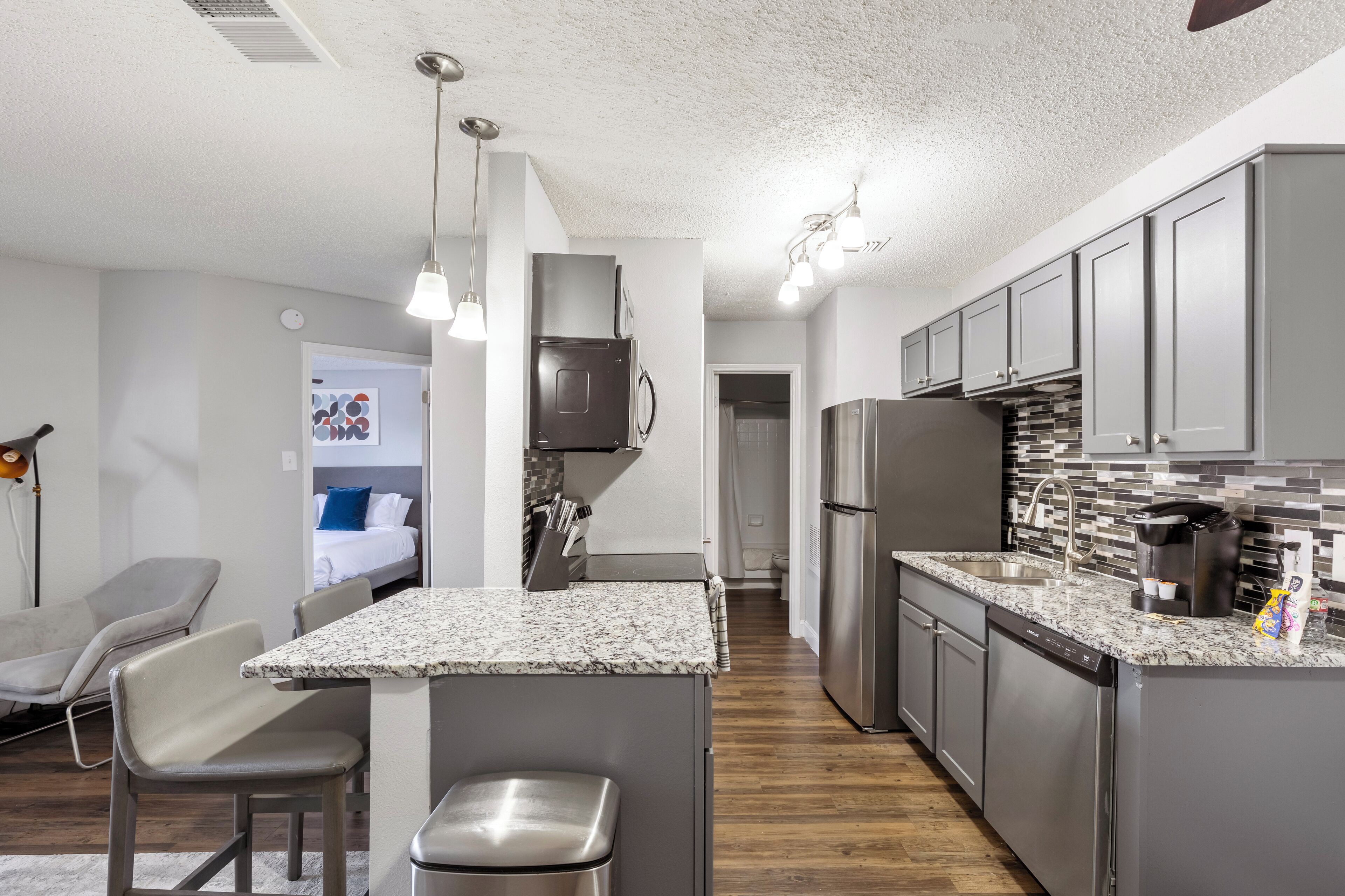 Apartment, 1 Bedroom | Private kitchen | Full-sized fridge, microwave, oven, stovetop