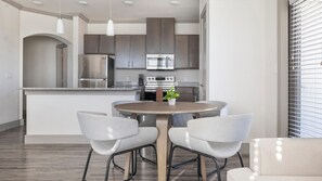 Apartment, 2 Bedrooms (QueenBed) | Dining room - Landing Shadow Glen (Manor)