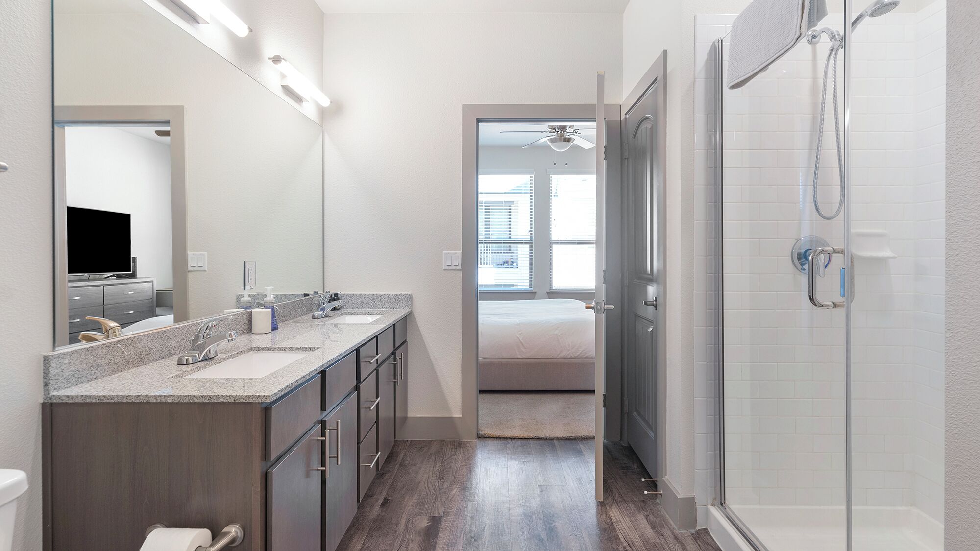 Apartment, 2 Schlafzimmer (QueenBed) | Badezimmer | Kostenlose Toilettenartikel, Haartrockner, Handtücher, Seife