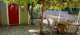 Rosé Room at Kerbyville Inn