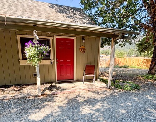 Cabernet Room at Kerbyville Inn