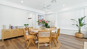Dining - Al Mare, Jervis Bay - Brand New Four Bedroom Townhouse (Huskisson)