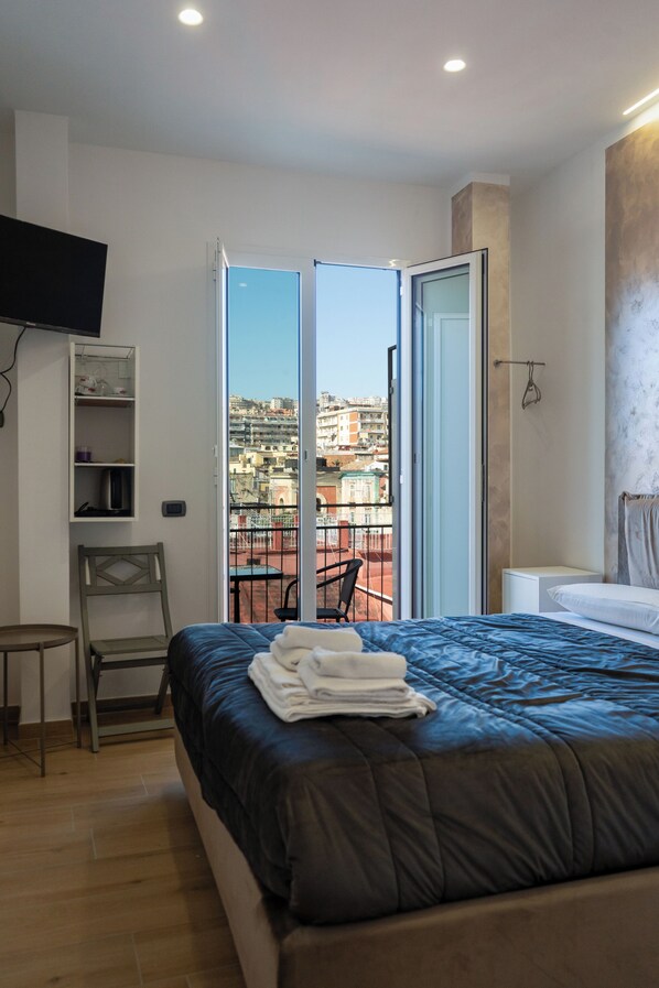 1 bedroom, desk, free WiFi