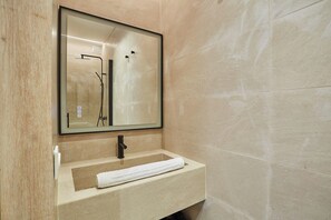 Apartment | Bathroom | Hair dryer, soap - Apartment for 4 People in Paris (Paris)